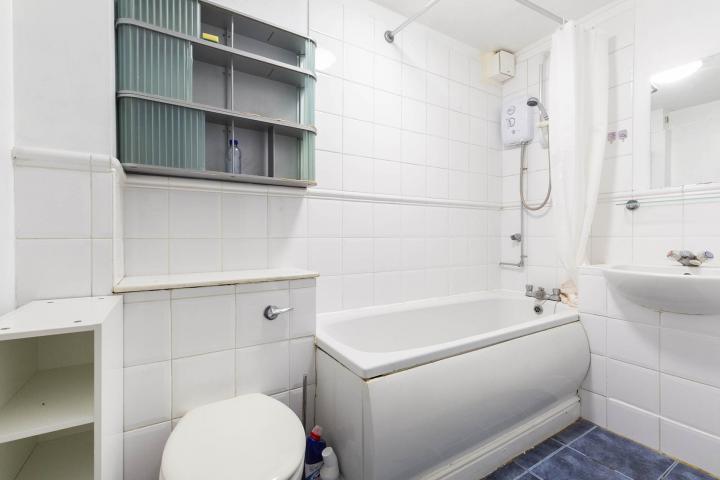 Modern Studio Woodchurch Road, West Hampstead